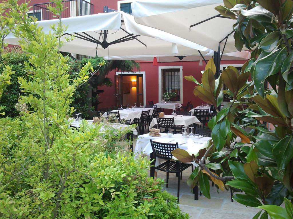 Albergo Croce D'Oro Dolcè Extérieur photo